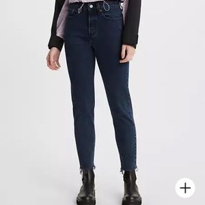 Levi’s Wedgie Fit Tapered Ankle Jeans NWT